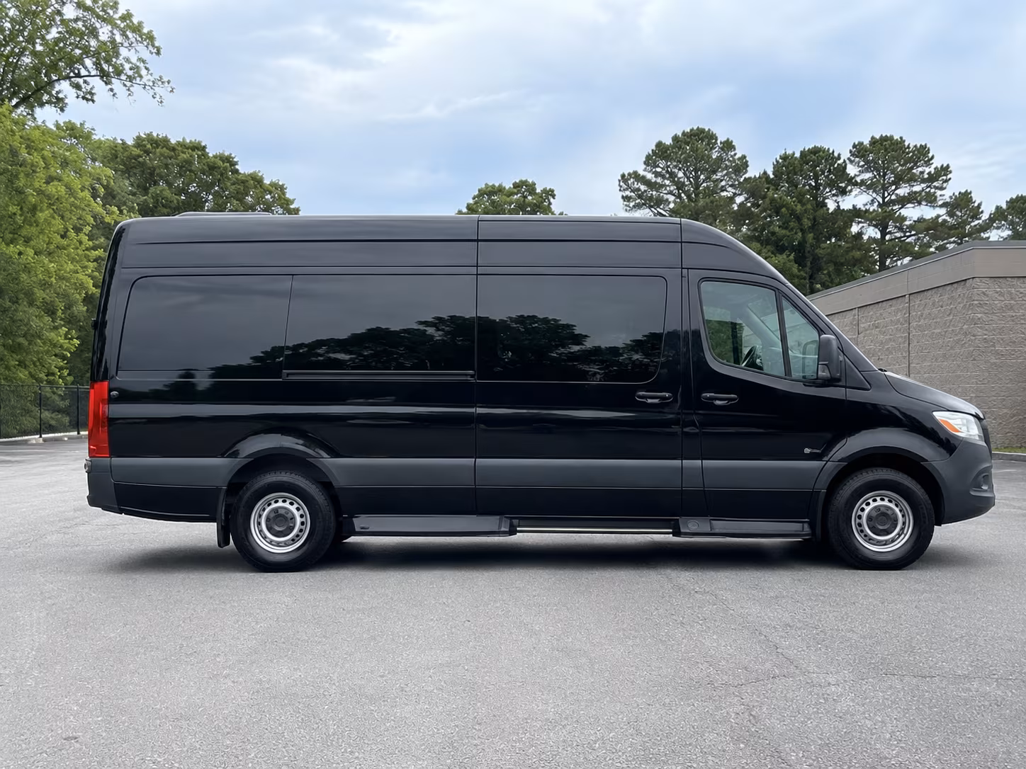 10 passenger sprinter van