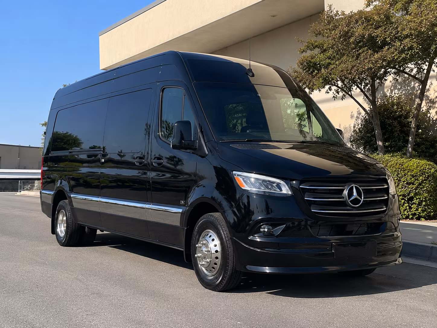 find the perfect transportation for your next corporate event 4